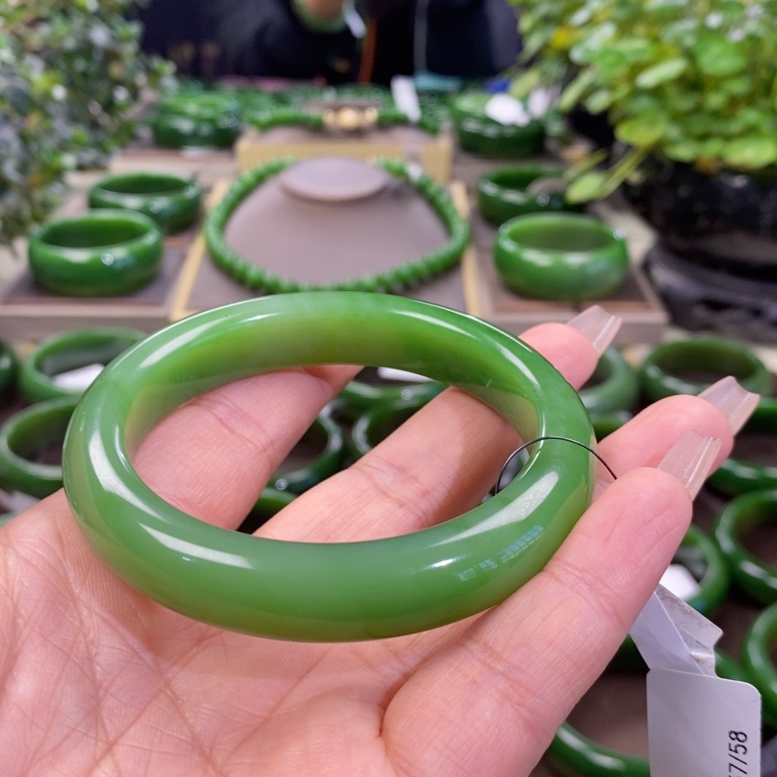 和田玉（碧玉）手镯未镶嵌