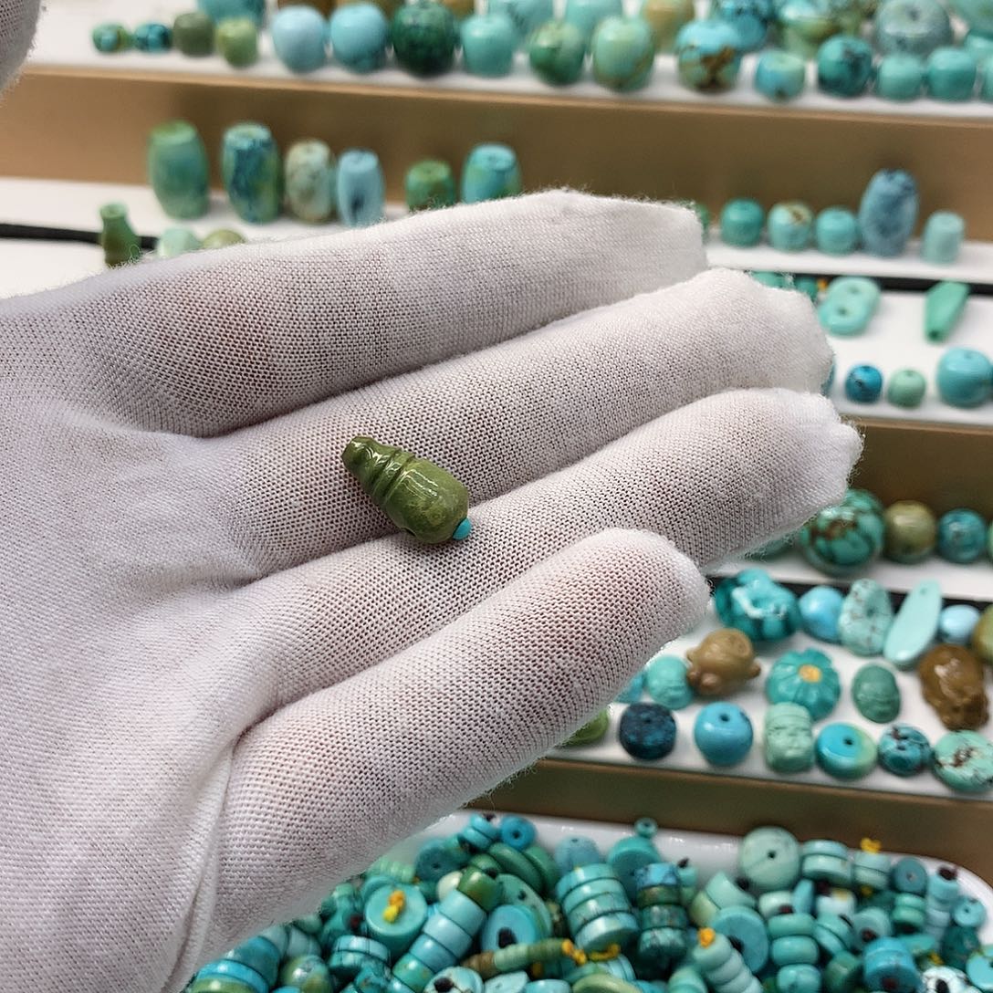 绿松石未镶嵌挂件