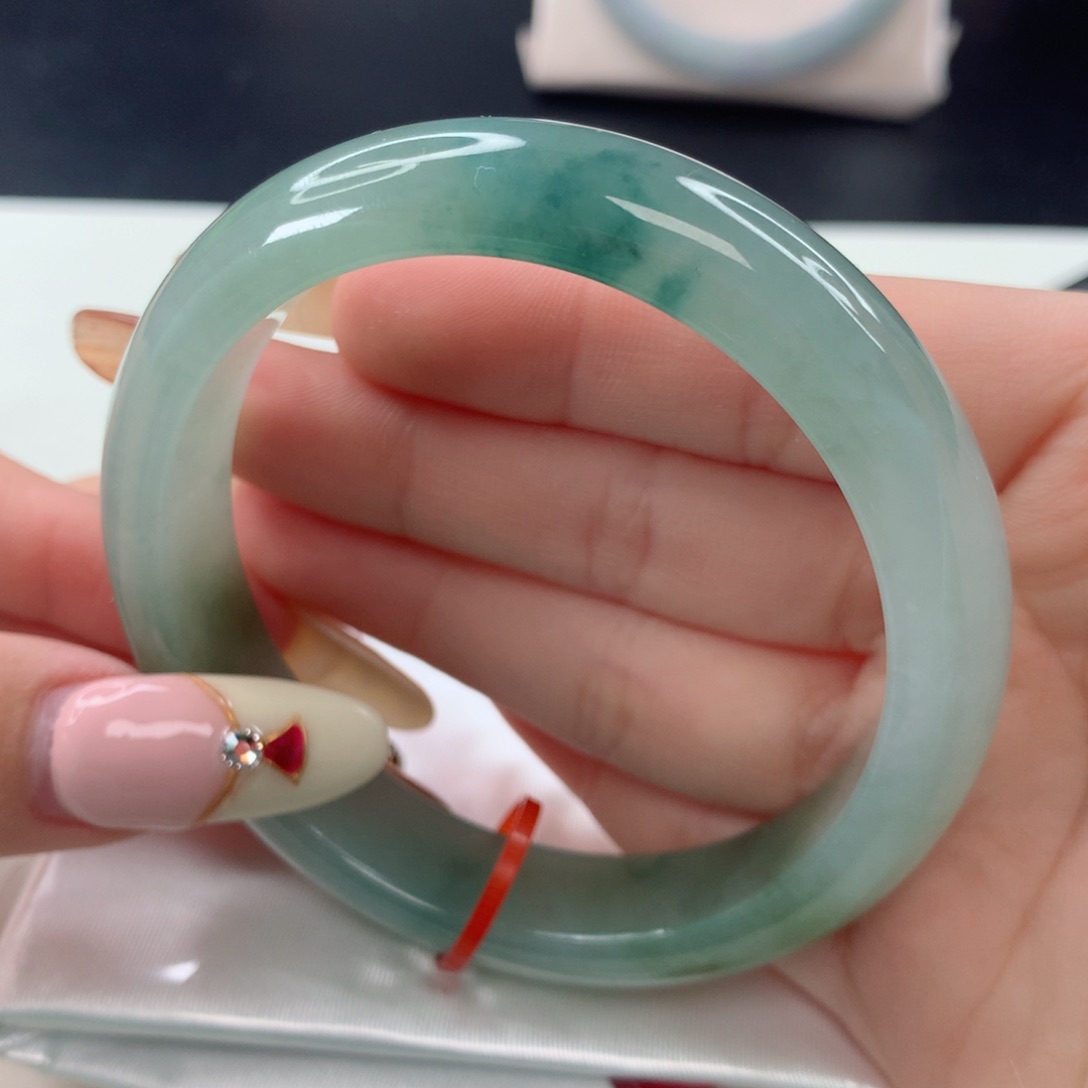 翡翠手镯未镶嵌57.6飘花