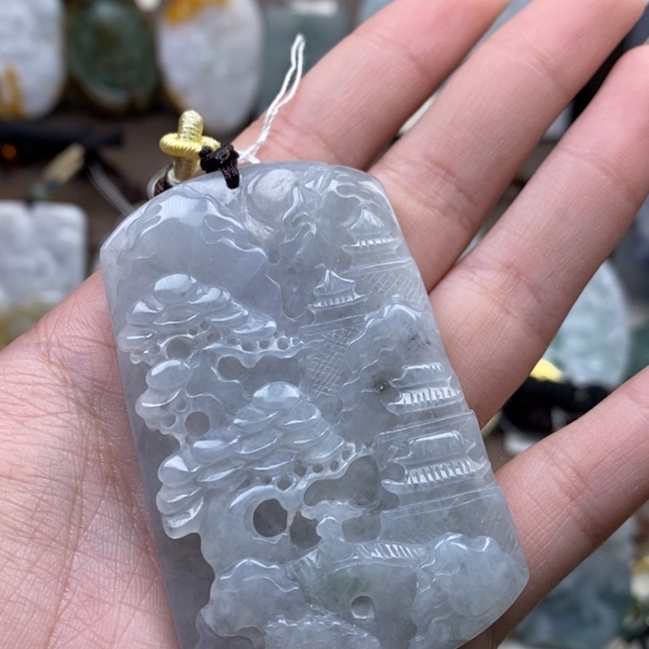 翡翠颈饰未镶嵌翡翠