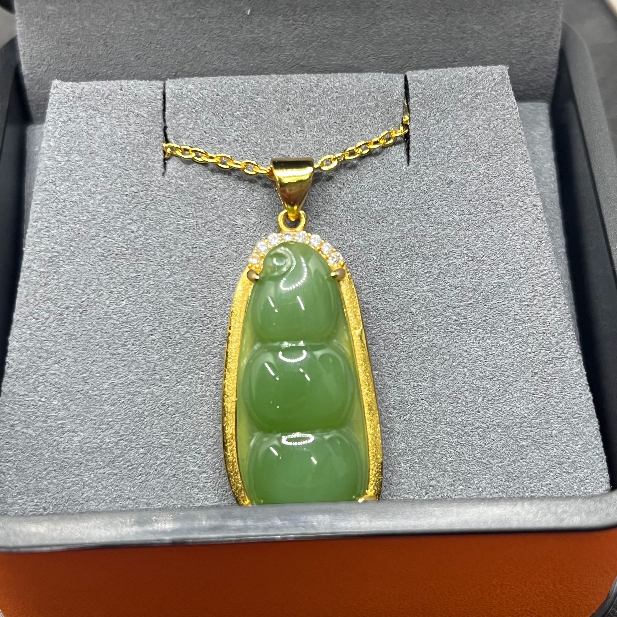 015天然和田玉碧玉四季豆女款时尚吊坠