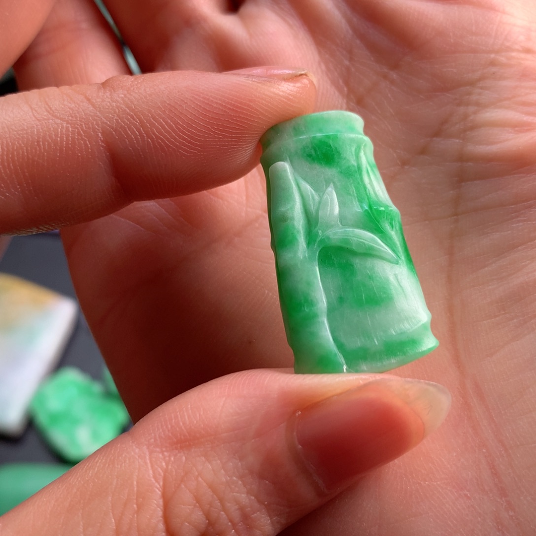 未镶嵌定制翡翠翡翠