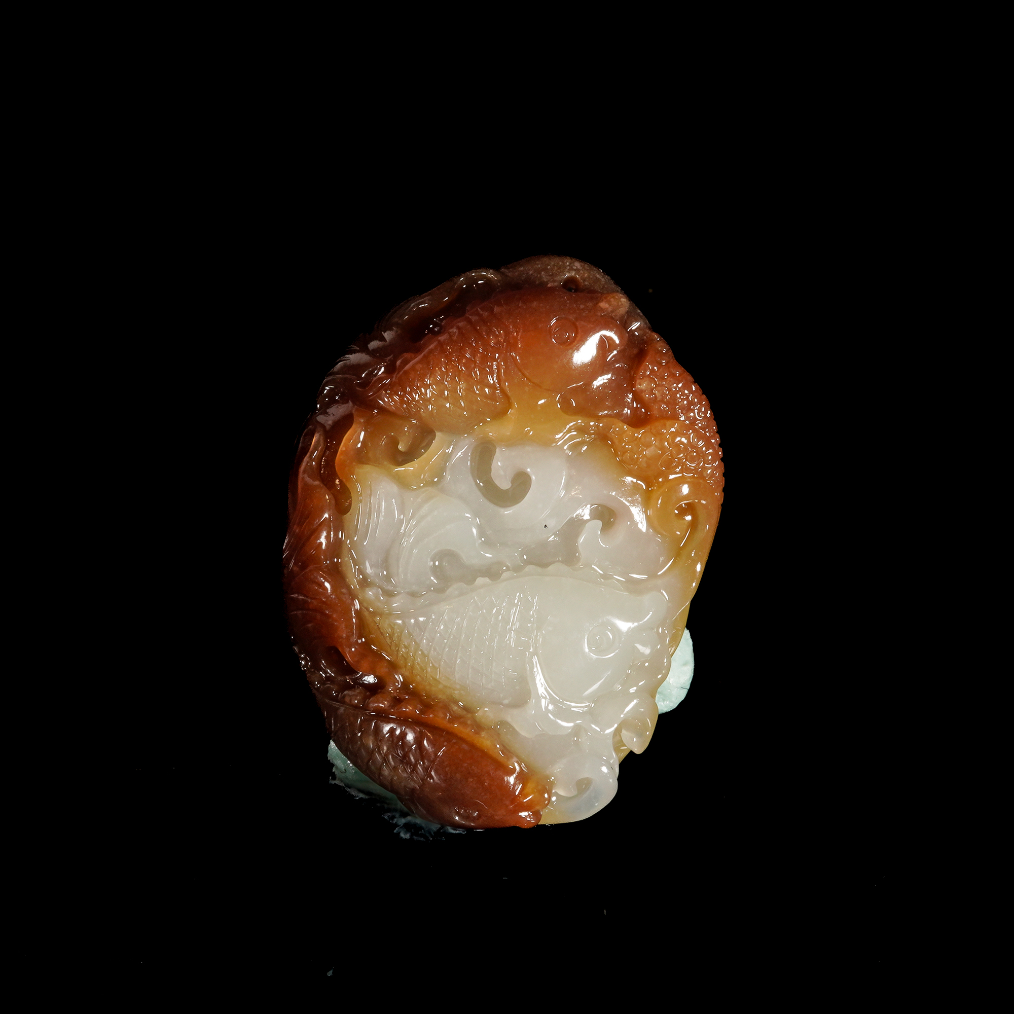 LOT.019和田玉巧雕年年有鱼佩/X4064