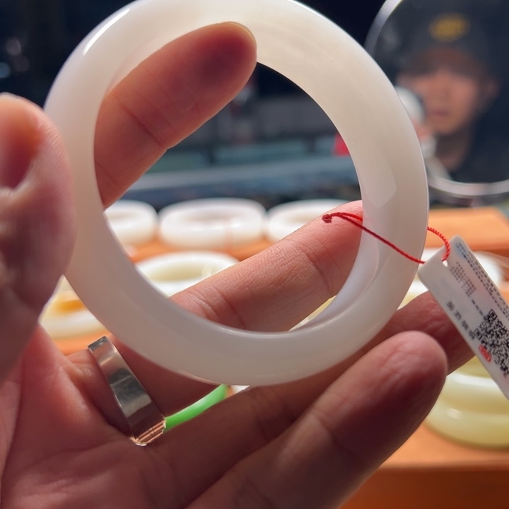 和田玉（糖玉）未镶嵌手镯