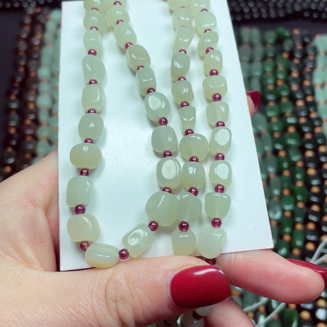 和田玉颈饰未镶嵌