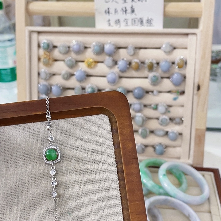 翡翠未镶嵌颈饰天然翡翠Ａ货