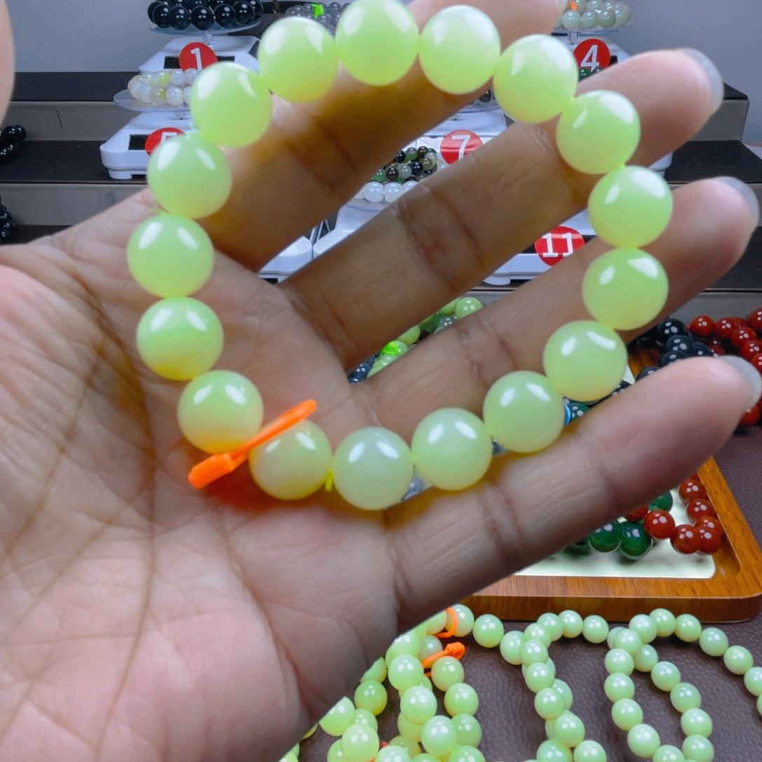 未镶嵌和田玉手链