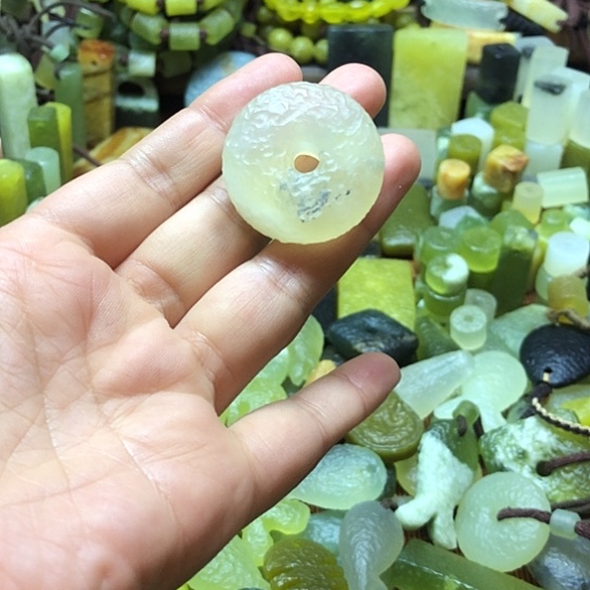 未镶嵌岫玉吊坠岫