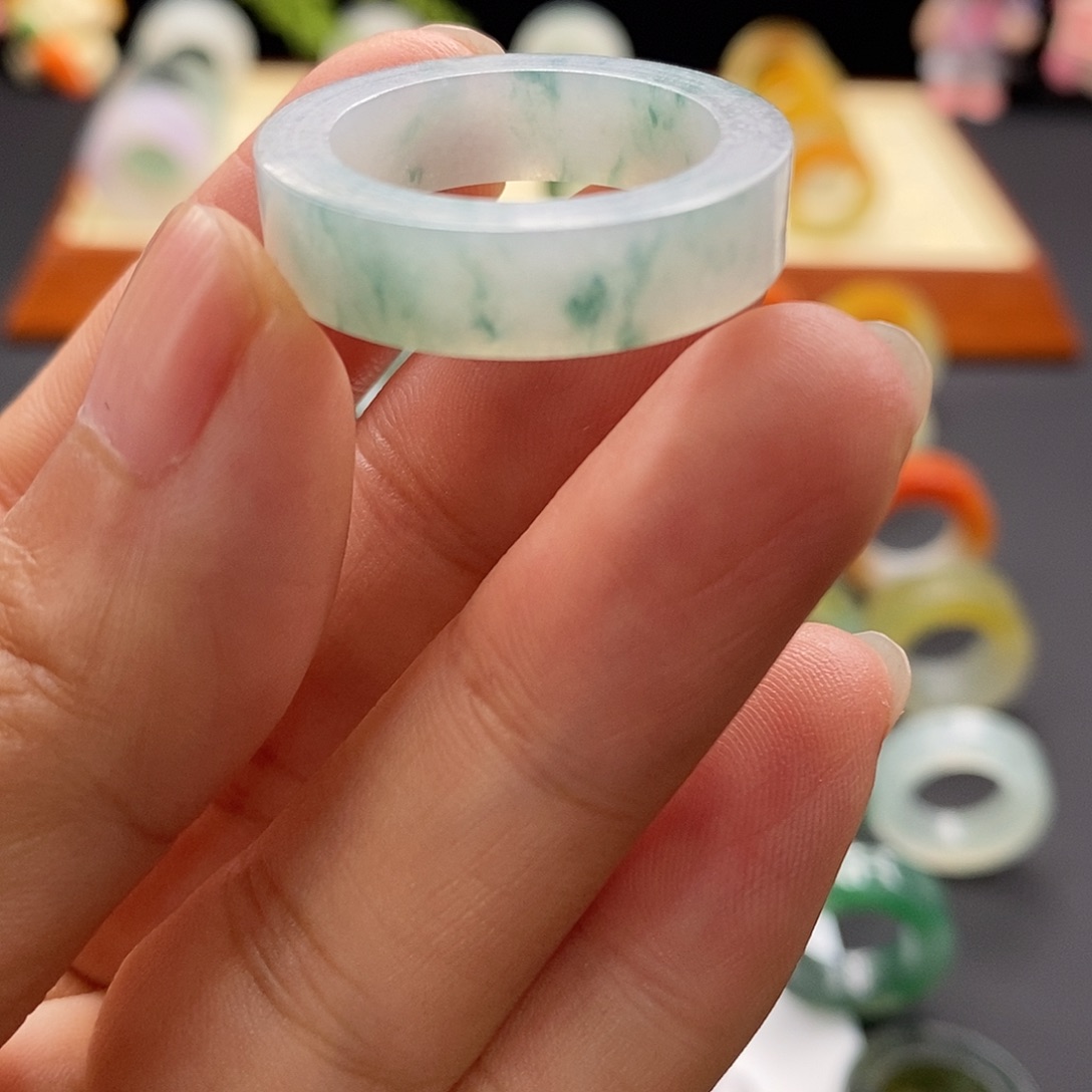 未镶嵌定制翡翠翡翠