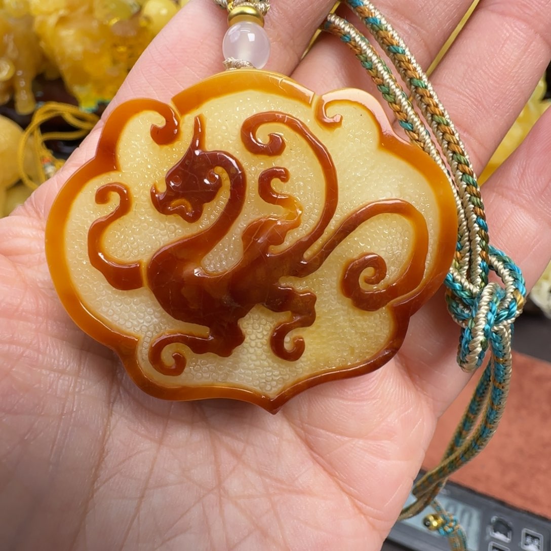 蜜蜡未镶嵌珠宝奇石