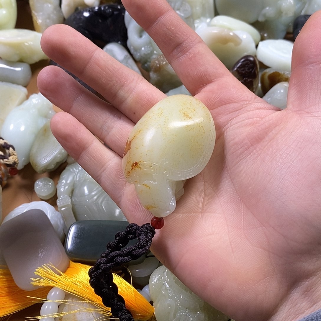 和田玉（糖玉）挂件未镶嵌?*跳