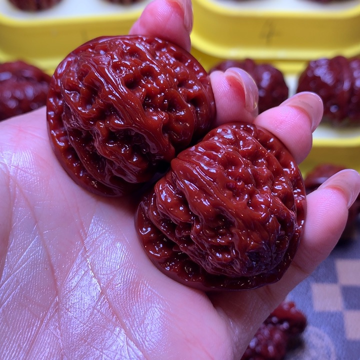 文玩核桃吊坠三角白39