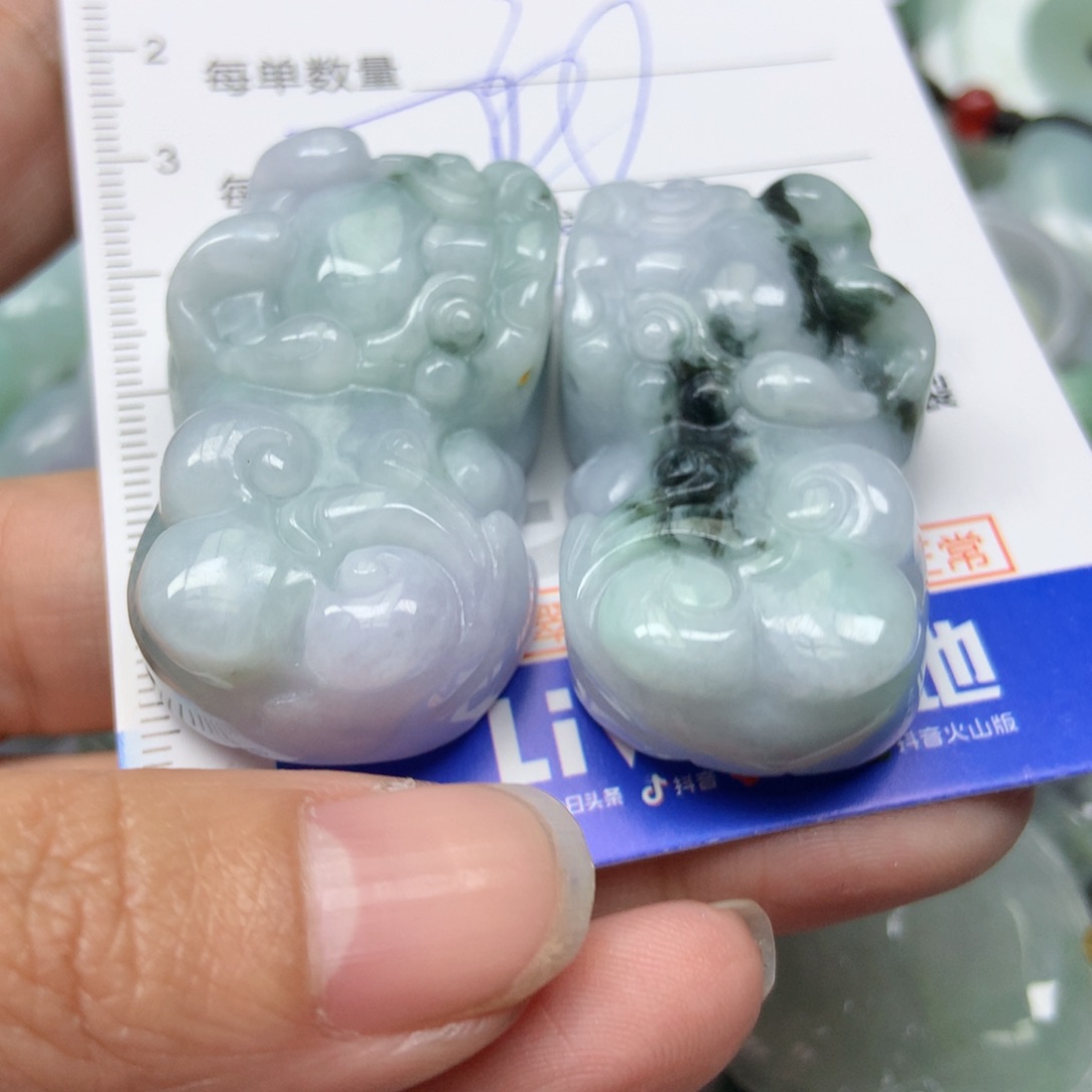 翡翠颈饰未镶嵌天然翡翠