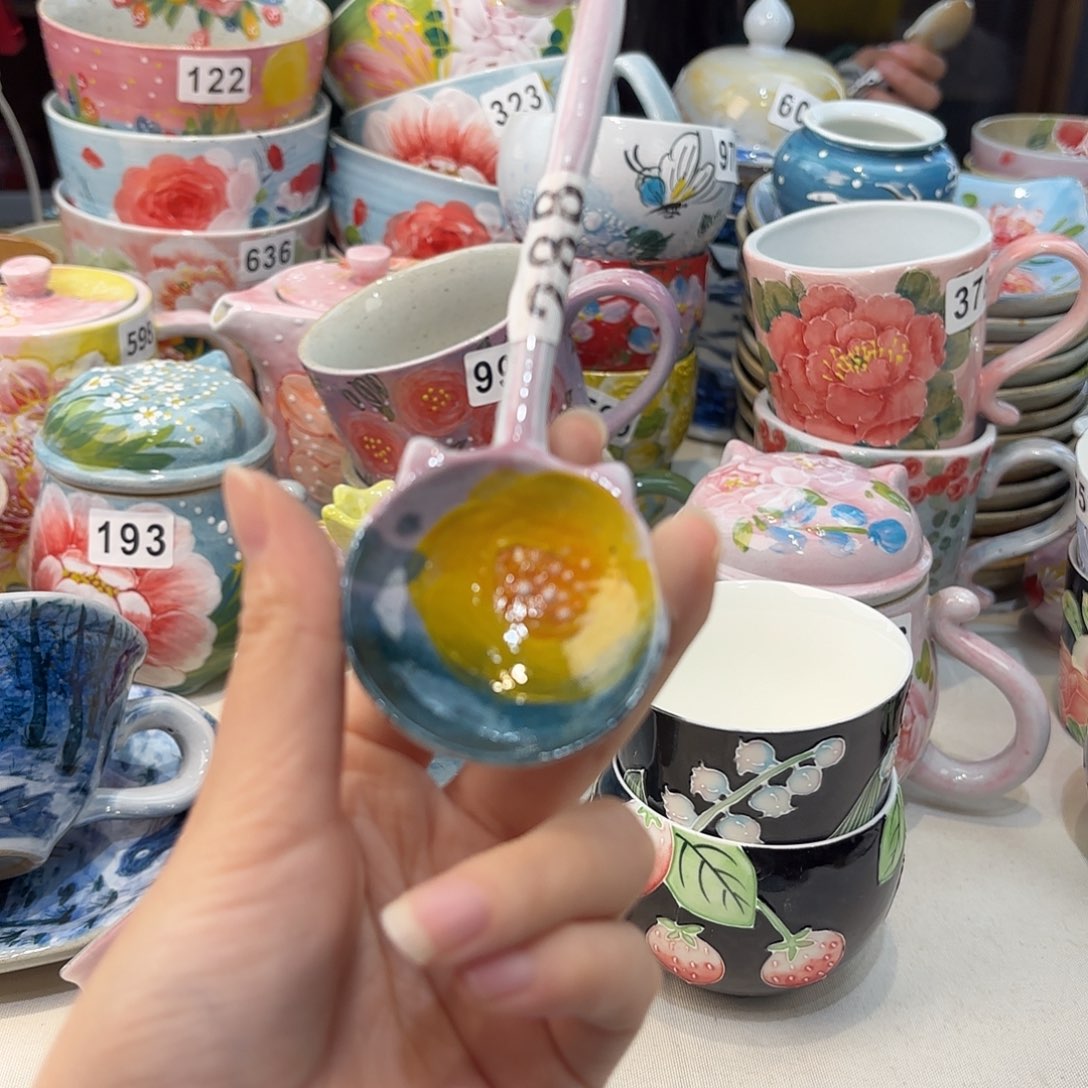 瓷片兔兔好可爱呀打