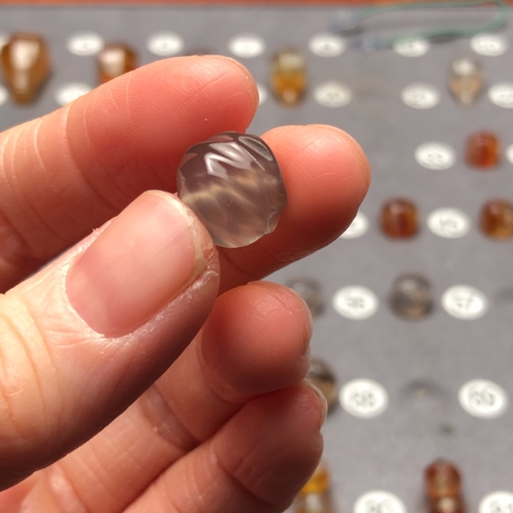 玛瑙/玉髓配饰未镶嵌清**酒老型