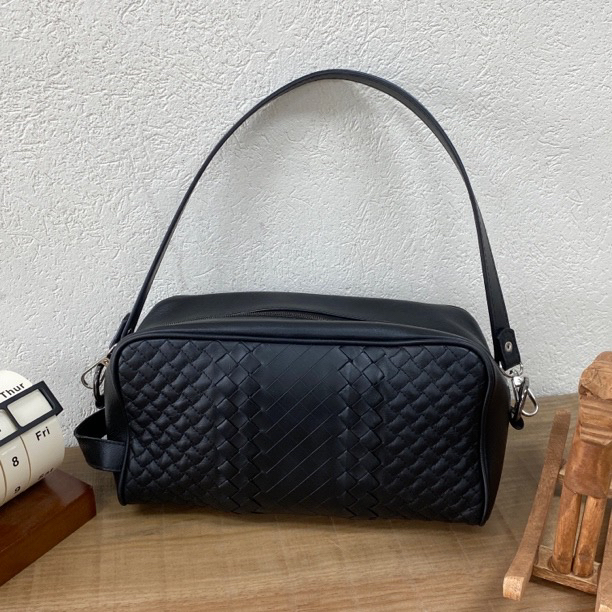 95新 BOTTEGA VENETA/葆蝶家 黑色编织手提单肩包底长25 118955