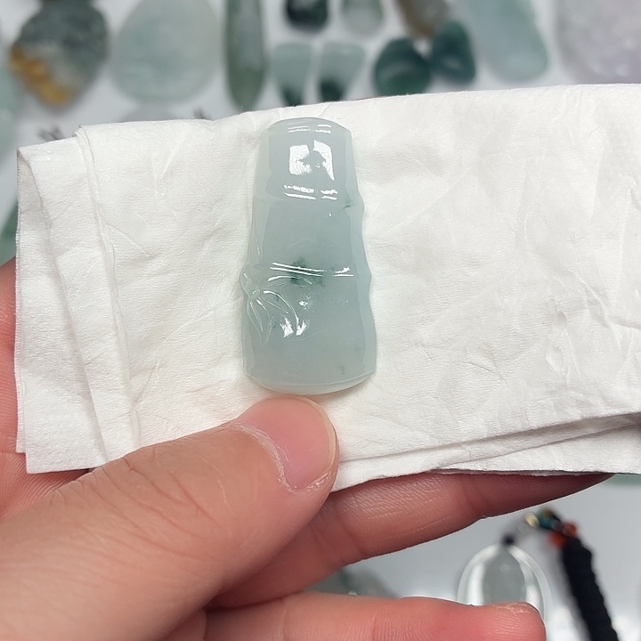 翡翠未镶嵌颈饰竹节