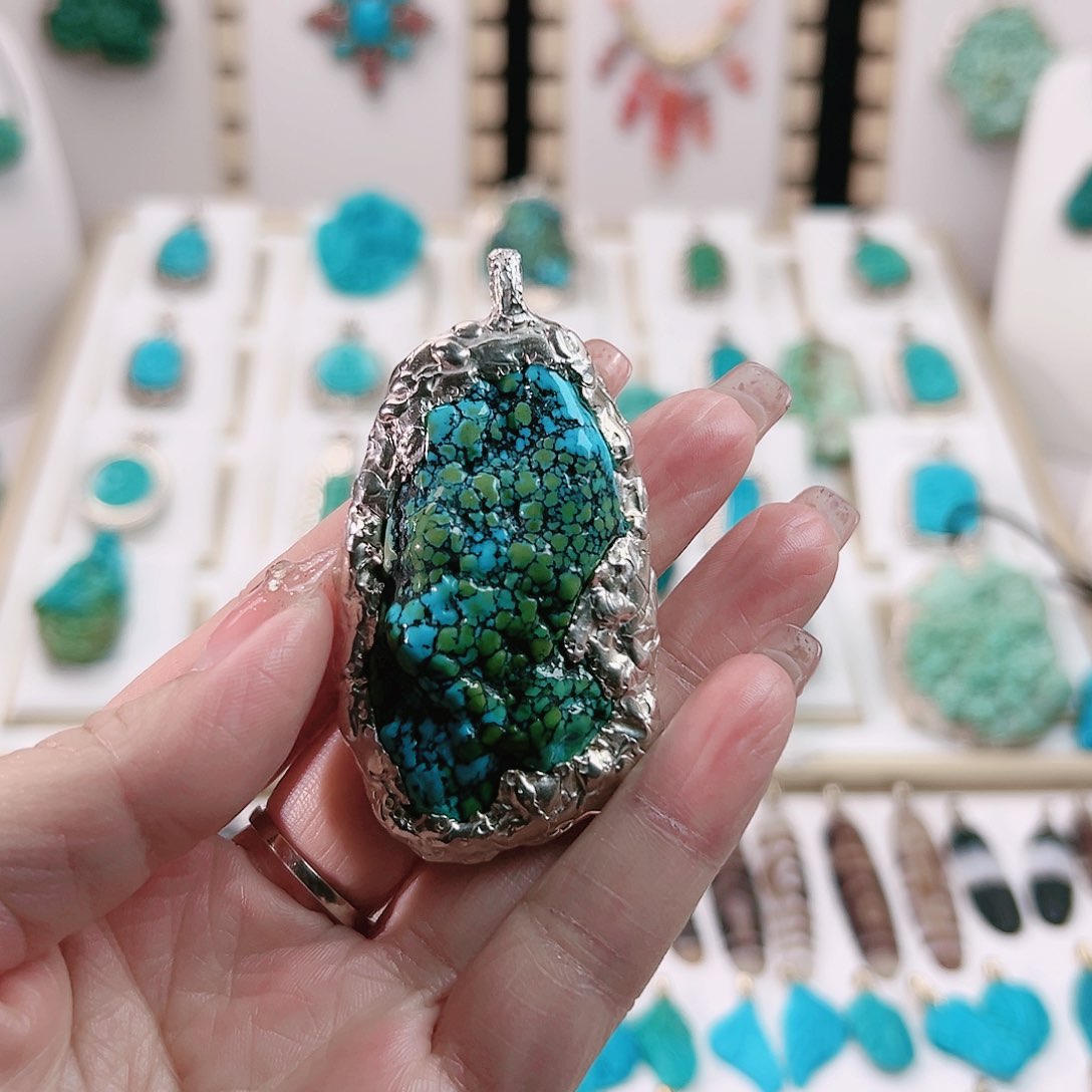 绿松石颈饰未镶嵌雄*