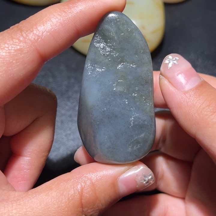 和田玉未镶嵌珠宝奇石