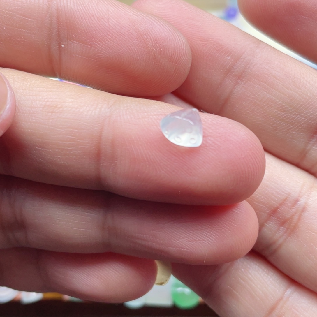 周***静翡翠未镶嵌颈饰翡翠