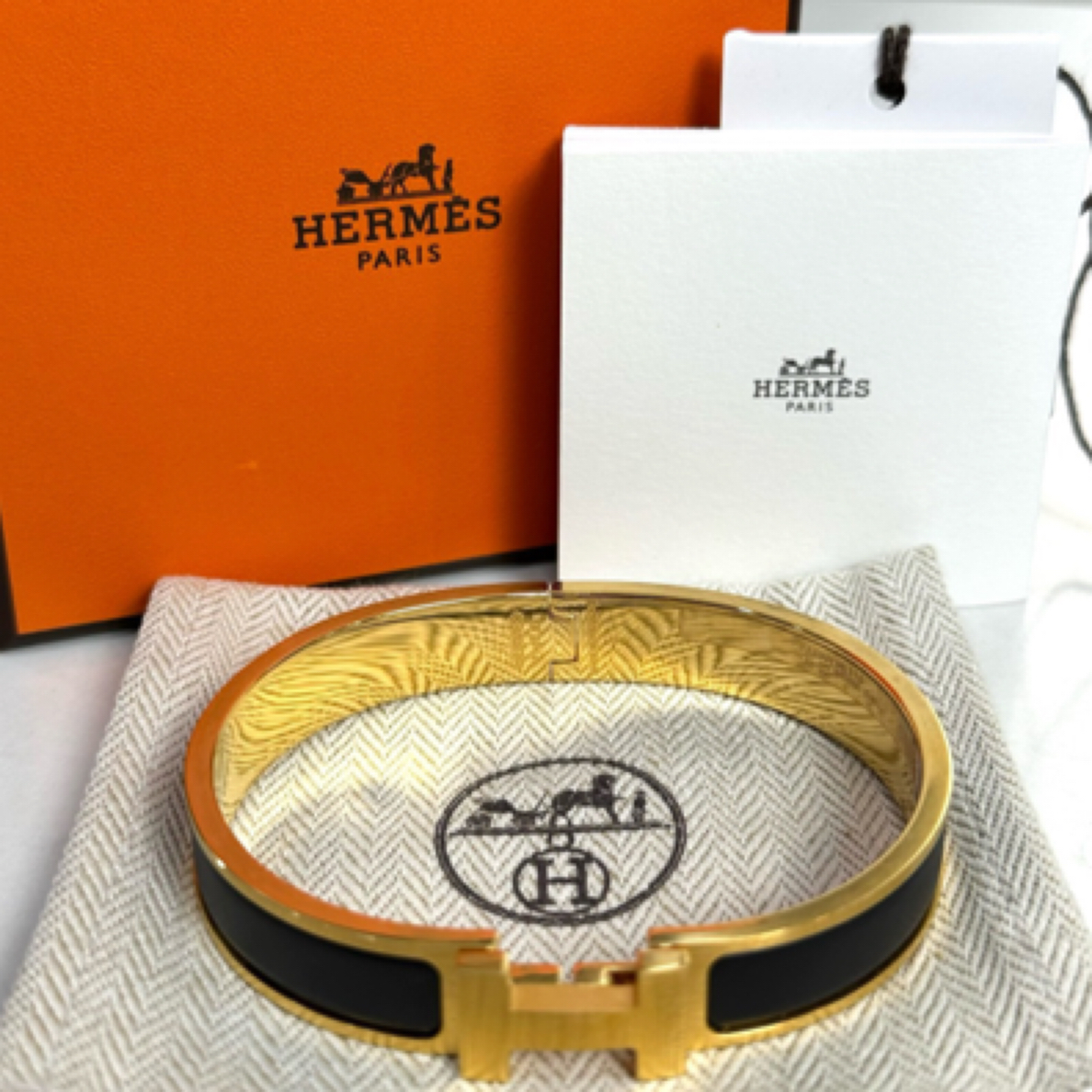 未使用 Hermes/爱马仕 全新爱马仕字黑金雾面珐琅手镯11114300