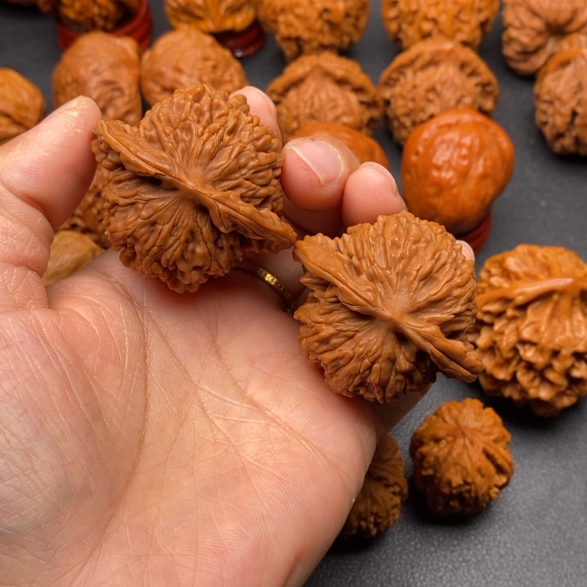 【闪购商品】文玩核桃把件44楼子