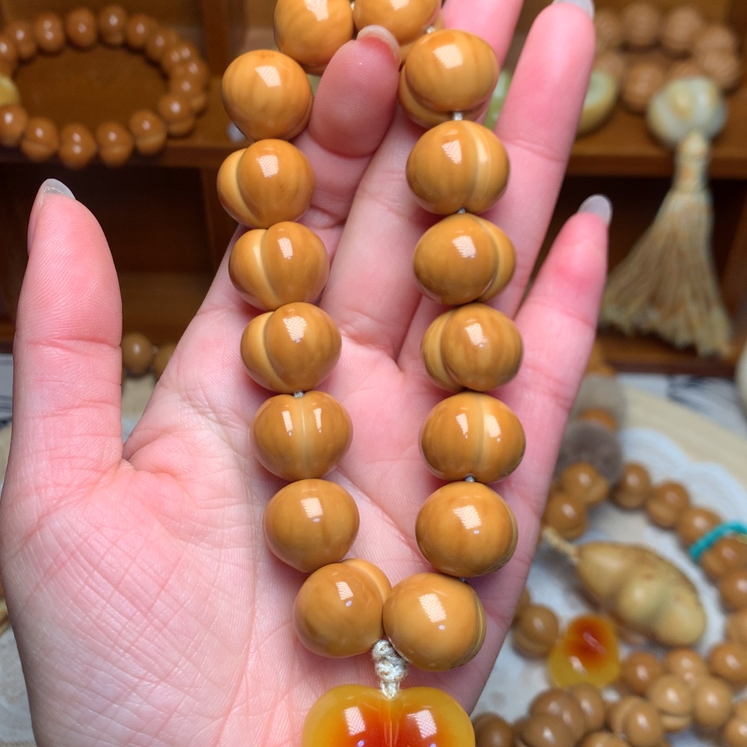 把件猴头核桃16高定屁桃手持爱心