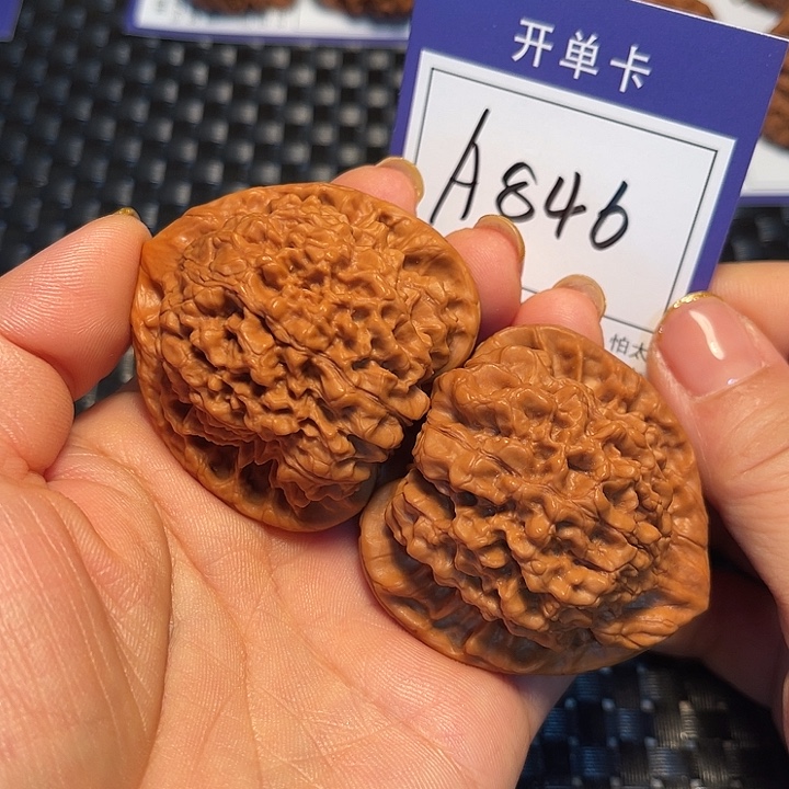 桃核把件48官帽A846