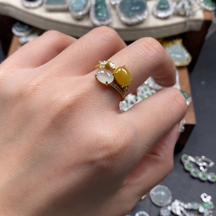 翡翠颈饰未镶嵌翡翠