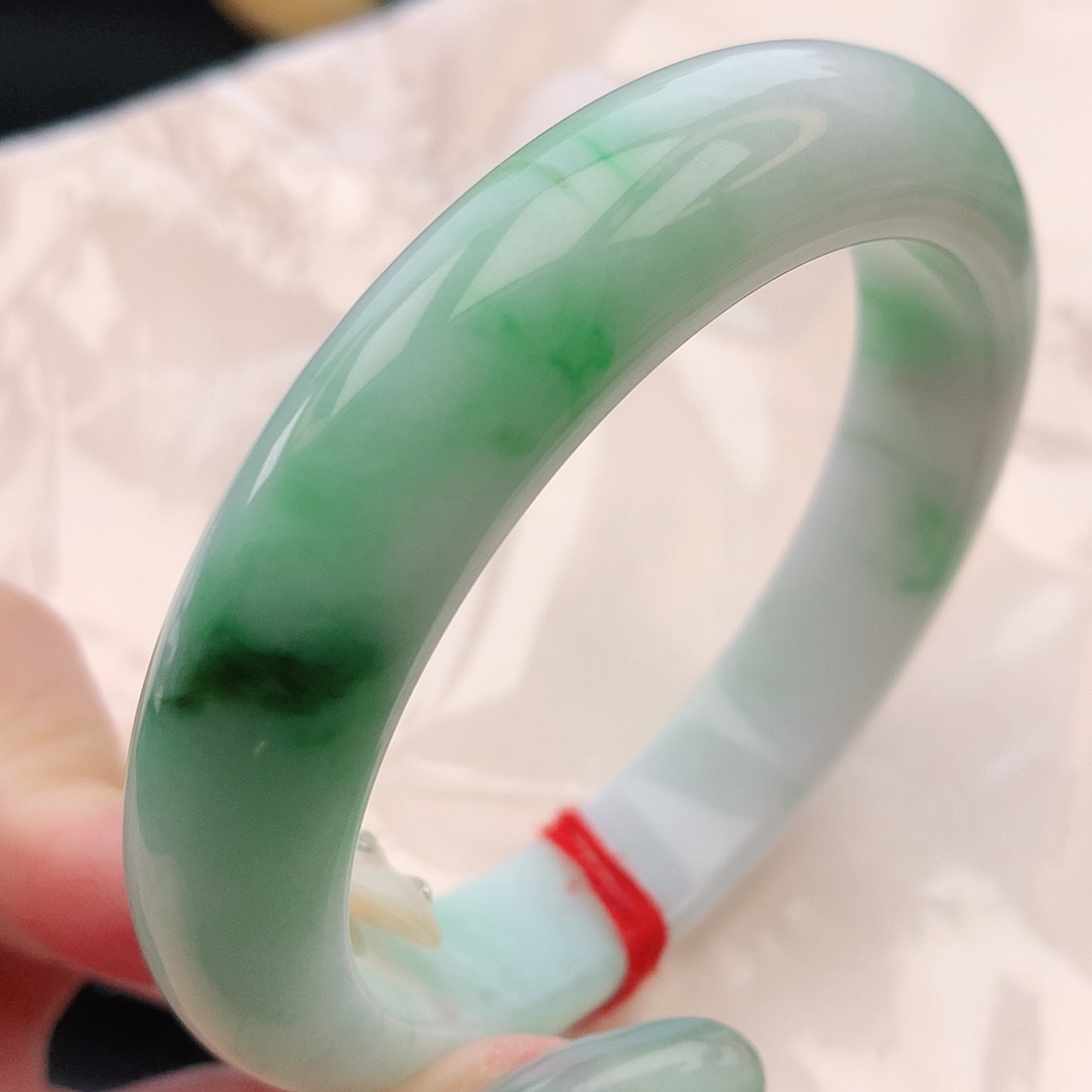 翡翠手镯未镶嵌58圈口080011