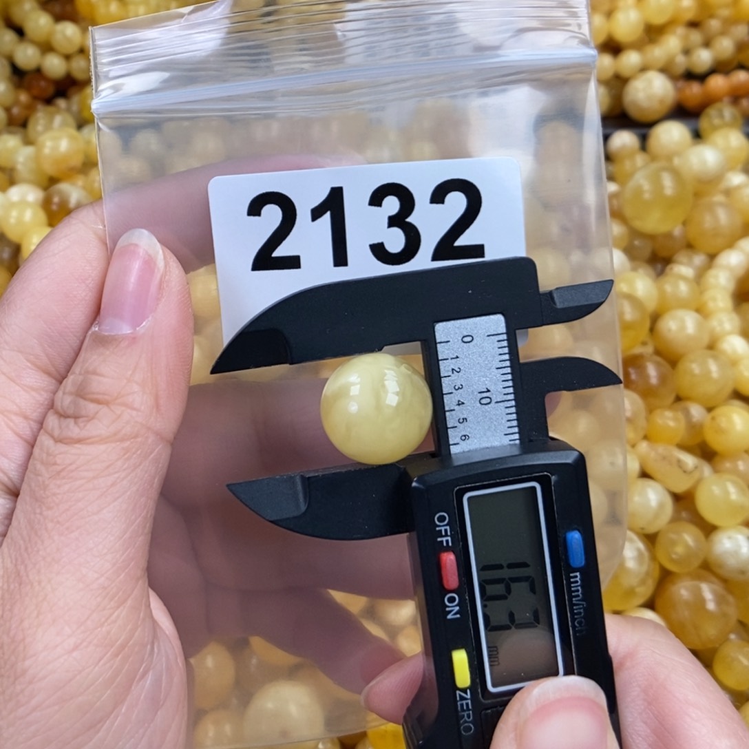 未镶嵌琥珀珠宝奇石