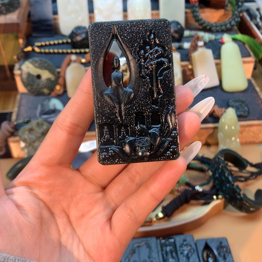 用***0和田玉（糖玉）未镶嵌挂件