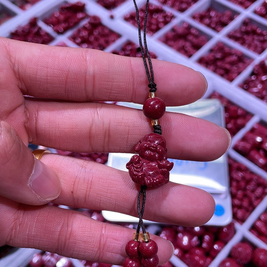 天然辰砂紫金砂佛公手机挂