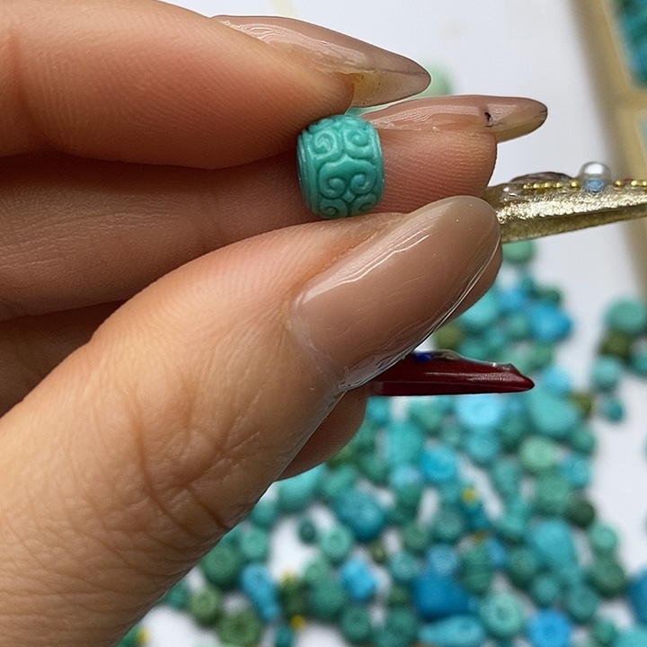 绿松石未镶嵌珠宝奇石