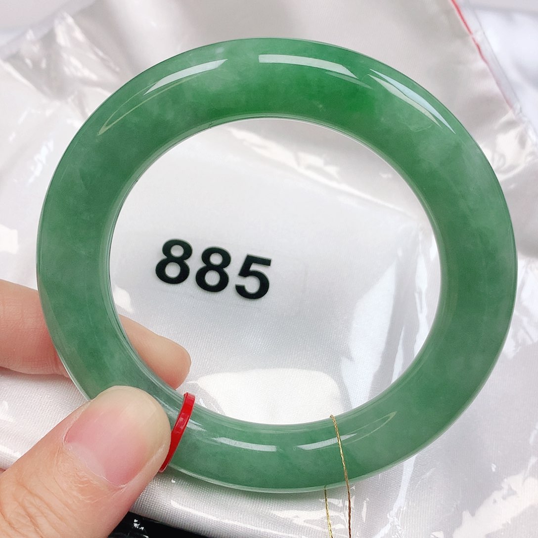 翡翠手镯未镶嵌抖音885