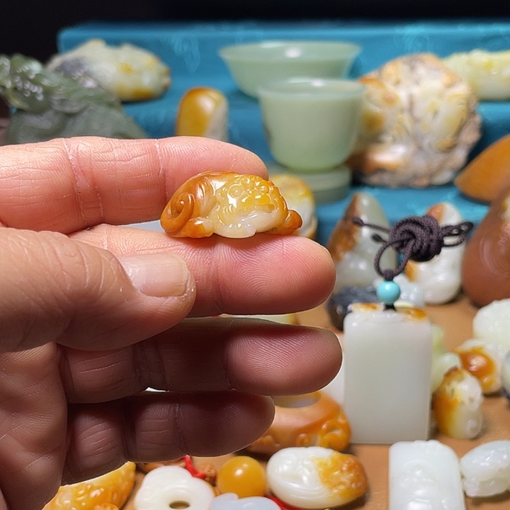 你***哥和田玉未镶嵌颈饰