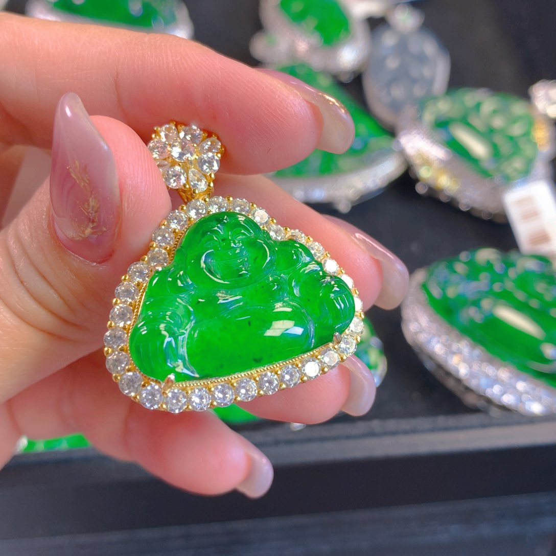 翡翠颈饰银S925镶嵌翡翠