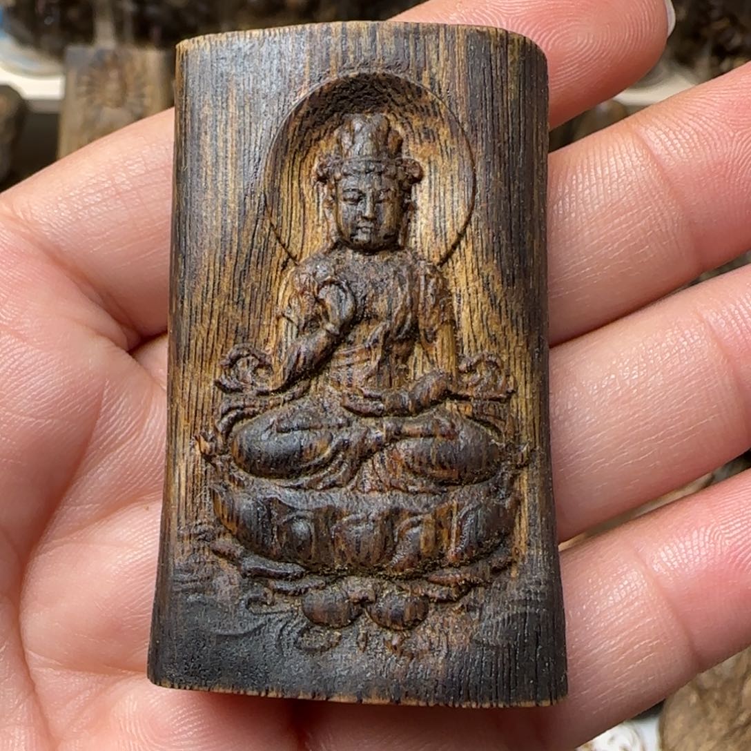 沉香枕沉香菩萨雕刻牌