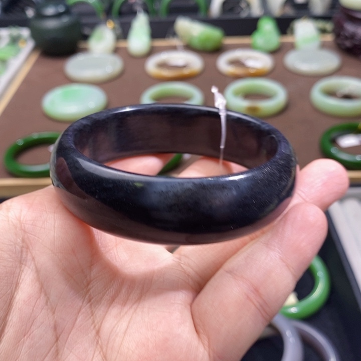 和田玉新疆墨玉河墨玉轮胎镯61.8圈口77.5未镶嵌