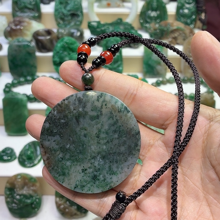 独山玉未镶嵌颈饰护心镜平安无事牌