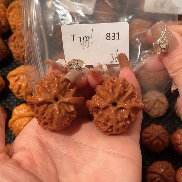 文玩核桃吊坠苹果36.2