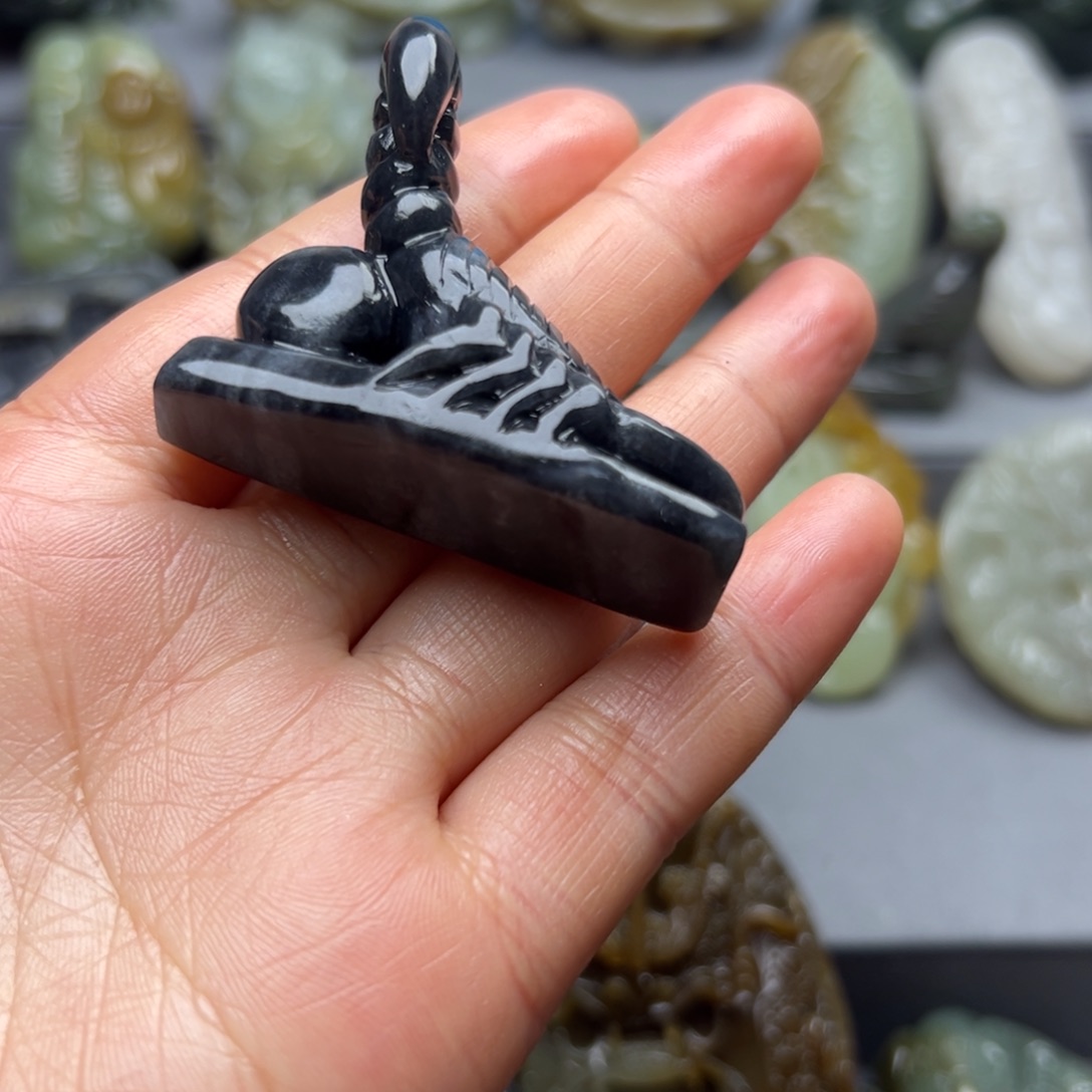 和田玉颈饰未镶嵌