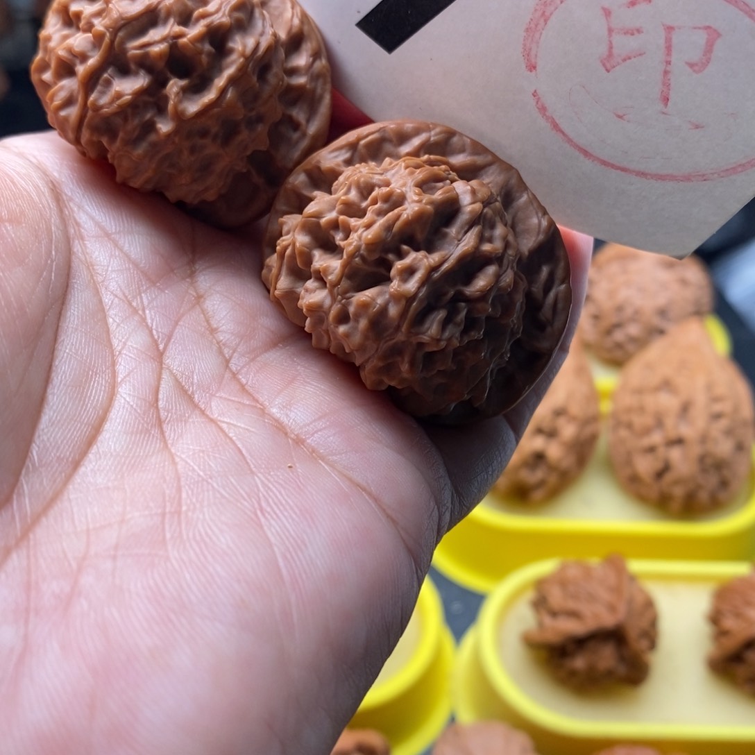 文玩核桃吊坠40邢台玉玲珑