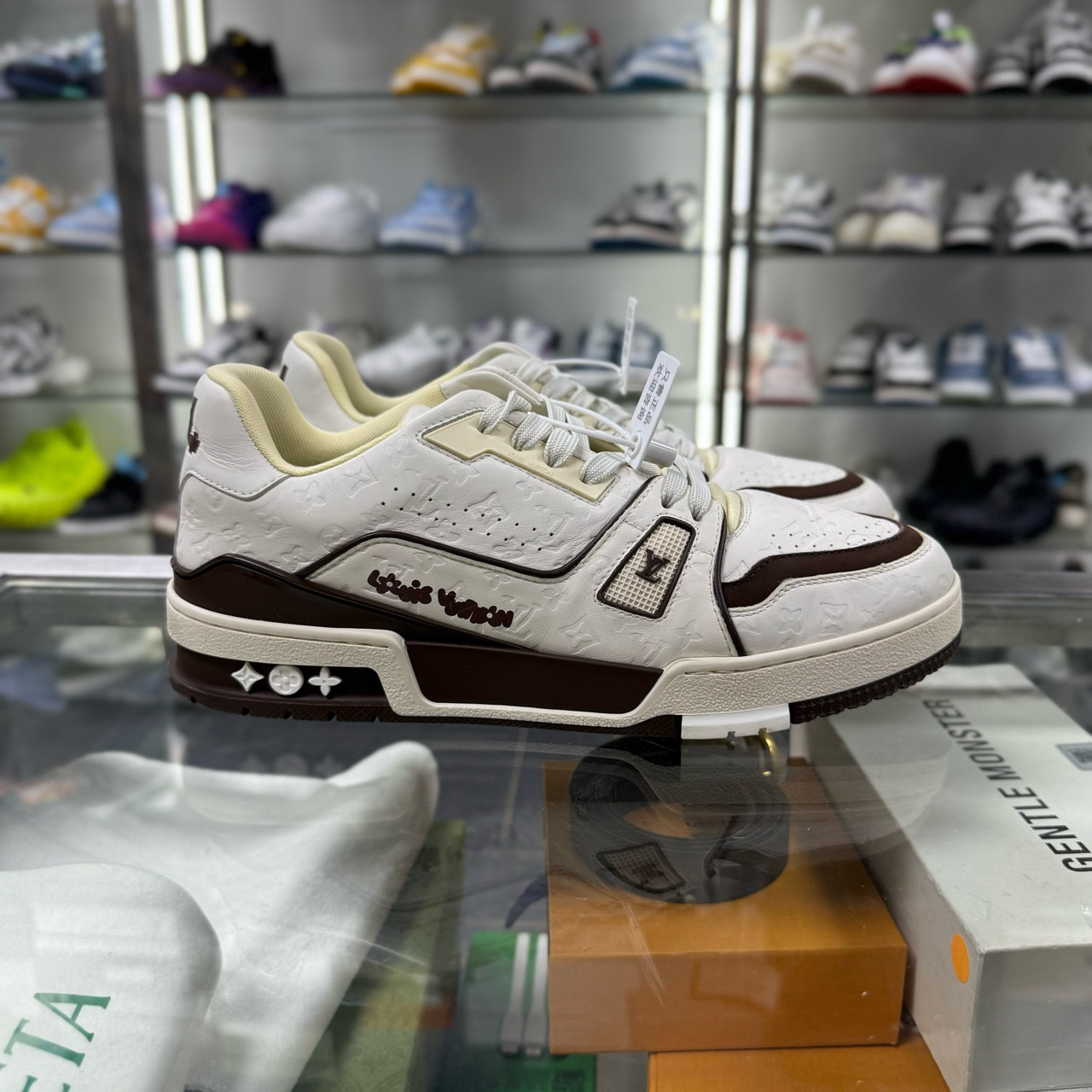 99新 LouisVuitton/路易威登 TYLER 白棕满印 尺码/40 YH18451