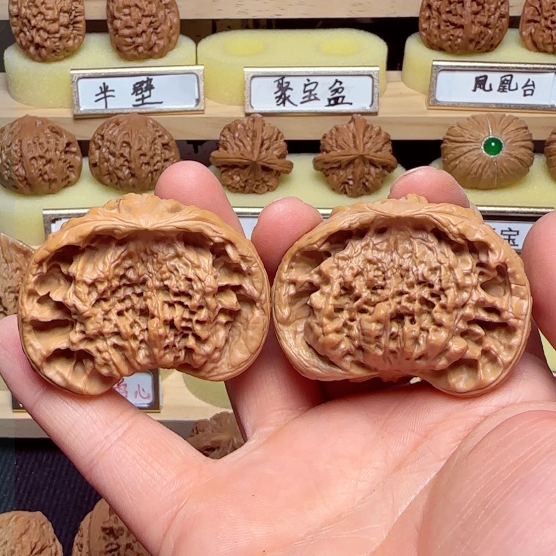 文玩核桃吊坠蛇王50