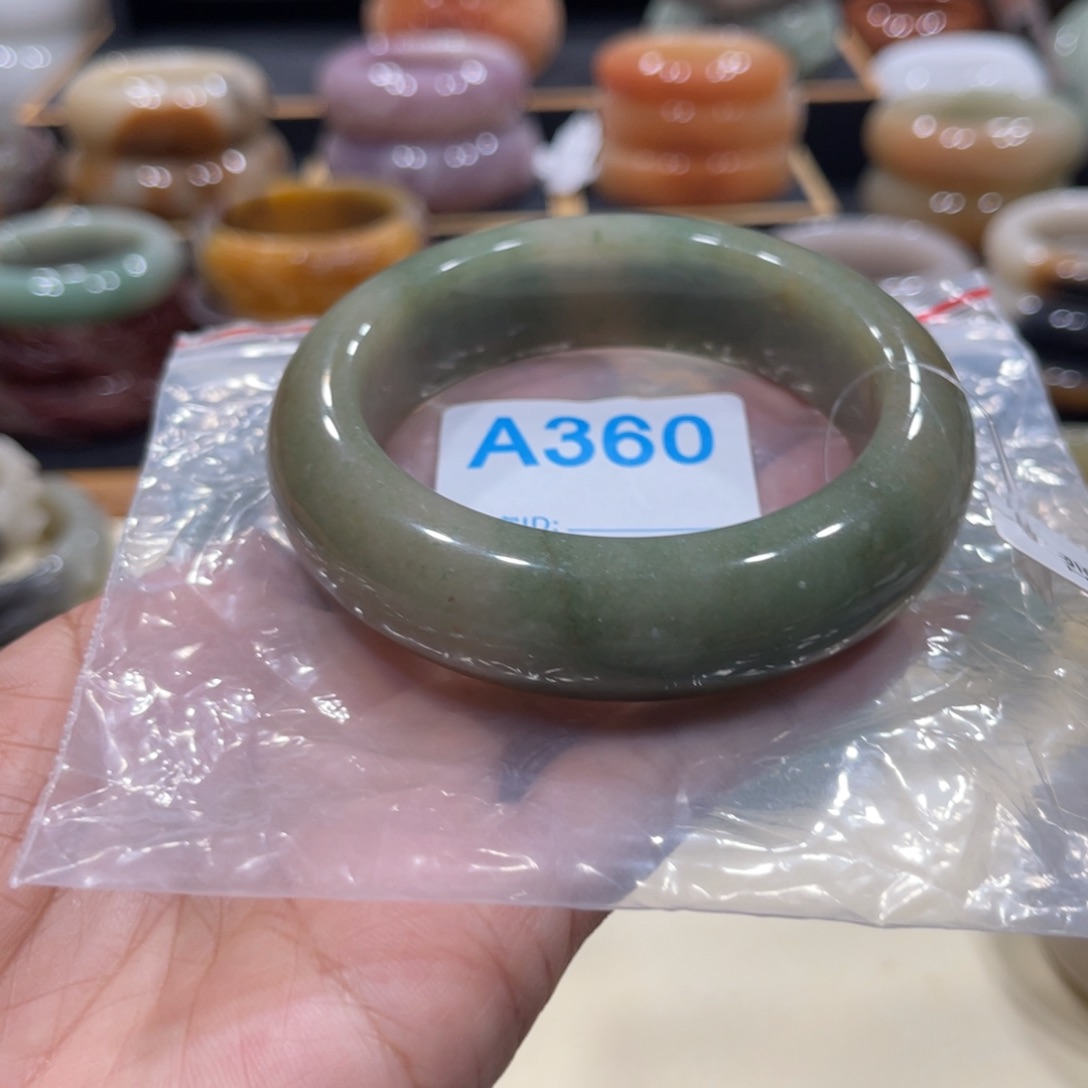 石英岩玉手镯未镶嵌胖****6