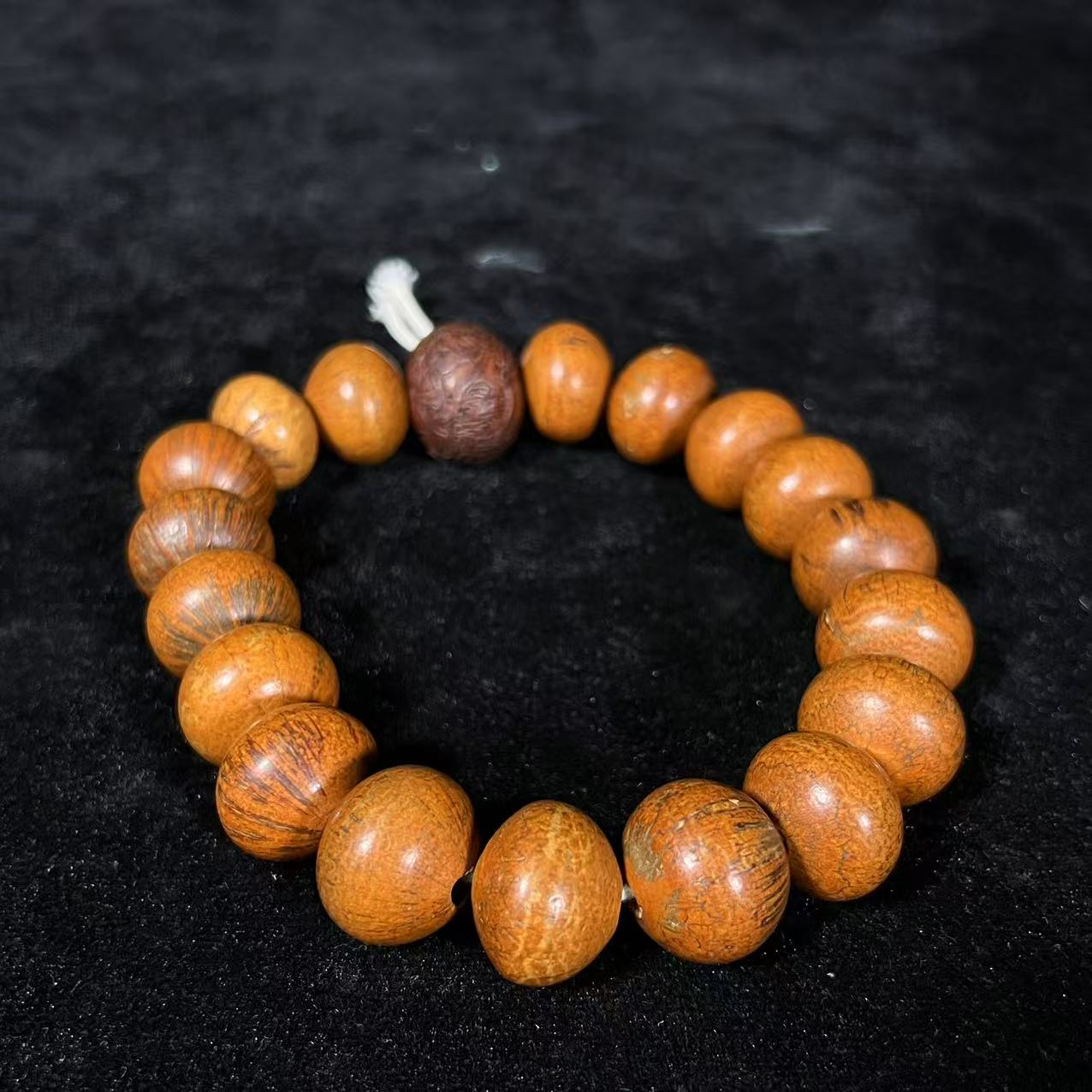 Lot25:  十八子手串重：55.3g