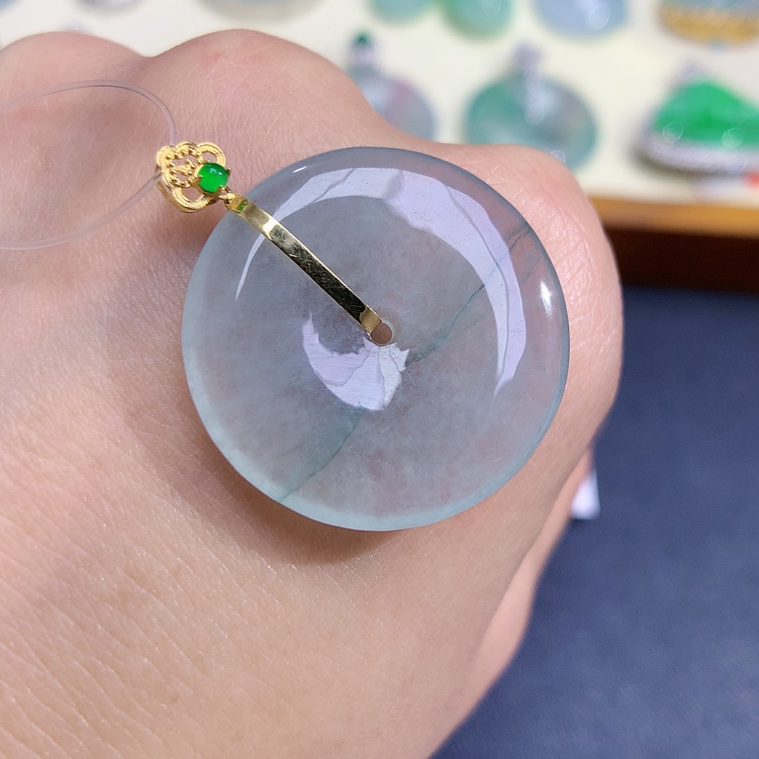 翡翠颈饰18K金镶嵌平安扣