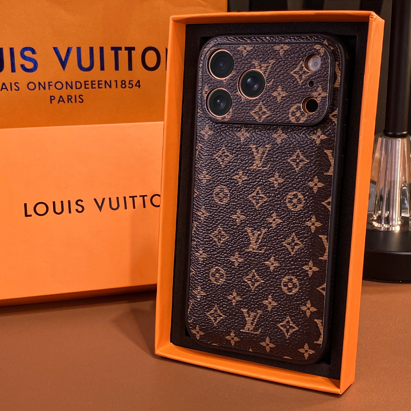 适用苹果17promax手机壳iPhone16/15/14/13全包网红潮牌高档贴皮