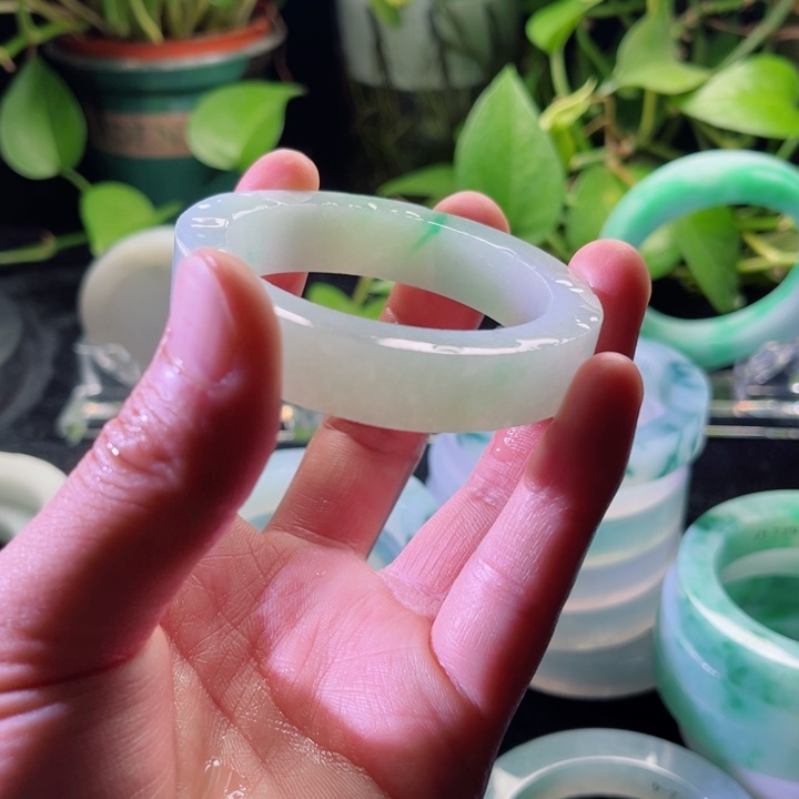 宝***呀未镶嵌手镯定制翡翠